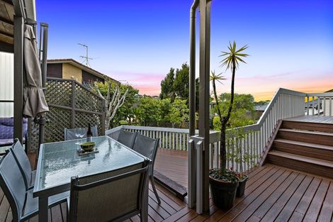 Photo of property in 16 Renoir Street, West Harbour, Auckland, 0618