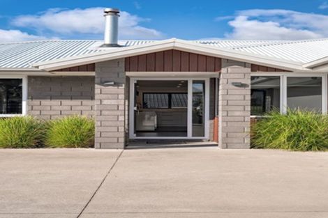 Photo of property in 55 Athenree Road, Athenree, Katikati, 3177