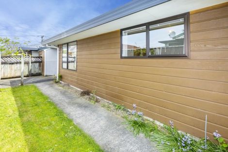 Photo of property in 2/8 Hay Street, Ebdentown, Upper Hutt, 5018