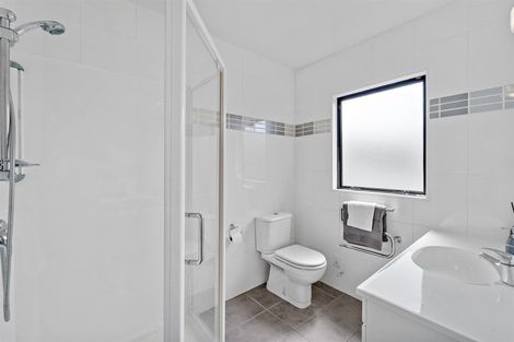 Photo of property in 8 Emlyn Place, Torbay, Auckland, 0630