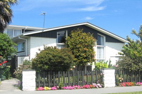 Photo of property in 10 De Bloge Place, Burwood, Christchurch, 8061