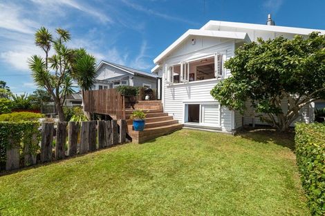 Photo of property in 72 West End Road, Westmere, Auckland, 1022