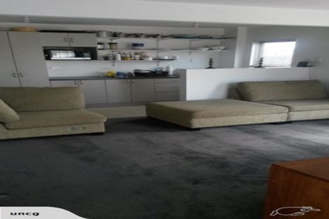 Photo of property in 2/103 Rongotai Road, Kilbirnie, Wellington, 6022