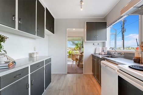 Photo of property in 34 Bay Street, Red Beach, 0932