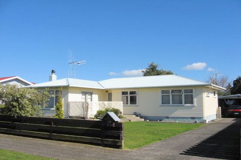 Photo of property in 19 Freyberg Street, Levin, 5510