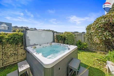 Photo of property in 19 Panorama Grove, Harbour View, Lower Hutt, 5010