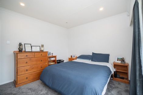 Photo of property in 1 Rakino Place, Awapuni, Palmerston North, 4412