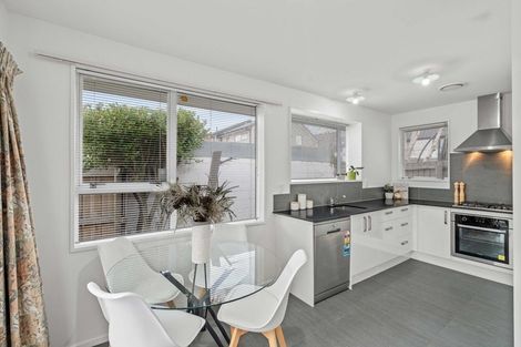 Photo of property in 3/5 Broadbent Street, Riccarton, Christchurch, 8041