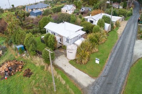 Photo of property in 17 Carrickfergus Street, Waikawa, Tokanui, 9884