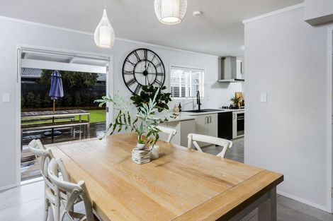 Photo of property in 1/4 Coronation Street, Belmont, Auckland, 0622