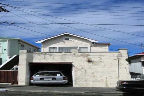 Photo of property in 8 Glendavar Street, Berhampore, Wellington, 6023