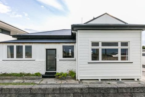 Photo of property in 629 Marine Parade, Napier South, Napier, 4110