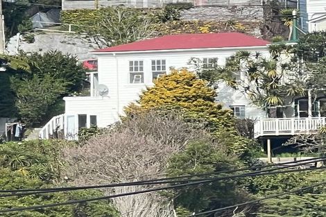 Photo of property in 32 Maarama Crescent, Aro Valley, Wellington, 6021