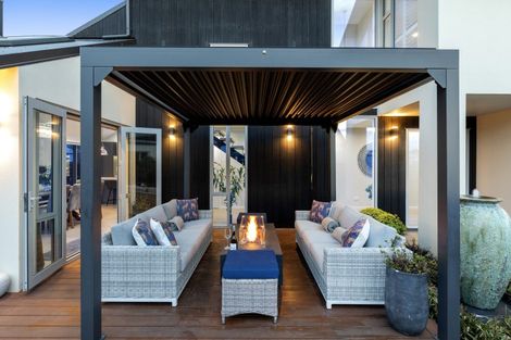 Photo of property in 18 Millpond Place, Parklands, Christchurch, 8083