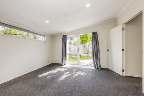 Photo of property in 27a Rotoiti Avenue, Pakuranga Heights, Auckland, 2010