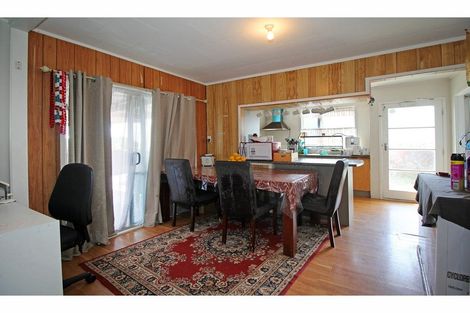 Photo of property in 2 Navigator Place, Papatoetoe, Auckland, 2025