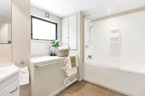 Photo of property in 2/33 Harley Road, Takapuna, Auckland, 0622