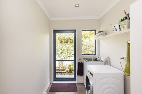 Photo of property in 29 Chestnut Close, Kelvin Grove, Palmerston North, 4414