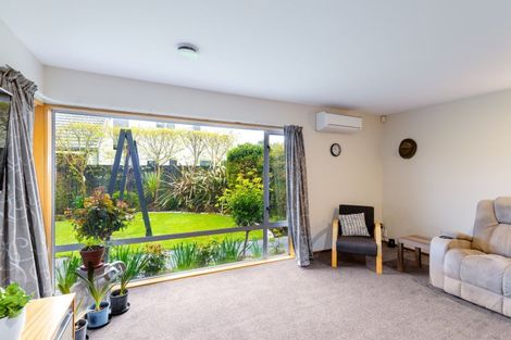 Photo of property in 2 Millcroft Place, Parklands, Christchurch, 8083
