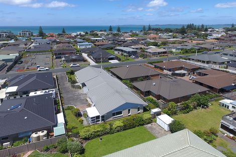 Photo of property in 32b Edward Avenue, Orewa, 0931
