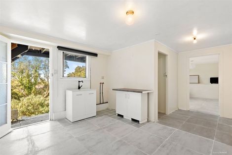 Photo of property in 321 Glenfield Road, Glenfield, Auckland, 0629