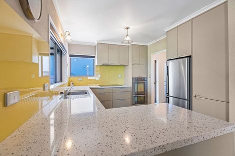 Photo of property in 18a Birdwood Avenue, Moturoa, New Plymouth, 4310