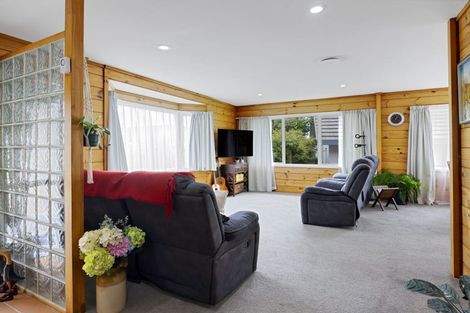 Photo of property in 12 Frank Frethey Place, Highlands Park, New Plymouth, 4312