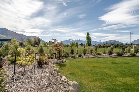 Photo of property in 4 Mcdonald Street, Wanaka, 9305