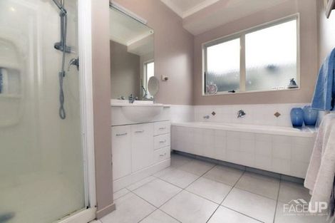 Photo of property in 33 Rush Creek Drive, Westgate, Auckland, 0614