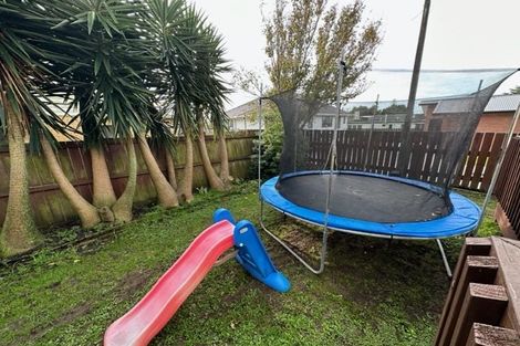 Photo of property in 60a Waimumu Road, Massey, Auckland, 0614