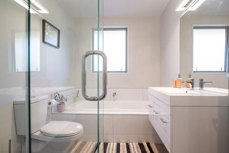 Photo of property in 6 Turnbull Crescent, Wanaka, 9305