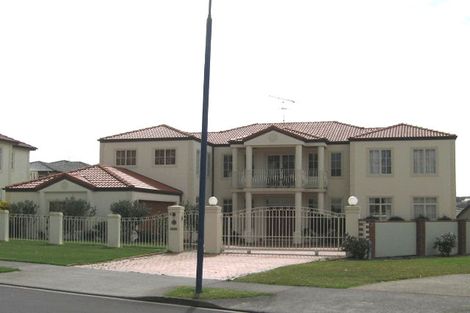 Photo of property in 16 Mansion Court, West Harbour, Auckland, 0618