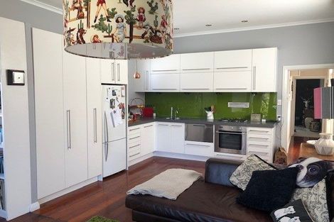 Photo of property in 10 Milton Street, Berhampore, Wellington, 6023