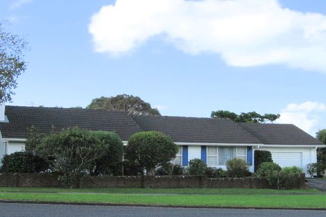 Photo of property in 8 Whiteacres Drive, Sunnyhills, Auckland, 2010