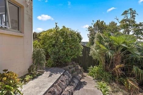 Photo of property in 2/12 Beechwood Road, Rothesay Bay, Auckland, 0630