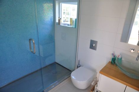 Photo of property in 124 Cheviot Road, Lowry Bay, Lower Hutt, 5013