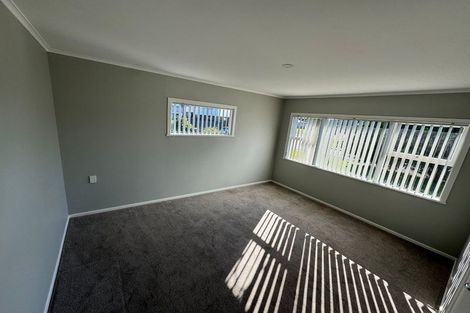 Photo of property in 24 Stokes Avenue, Te Atatu Peninsula, Auckland, 0610