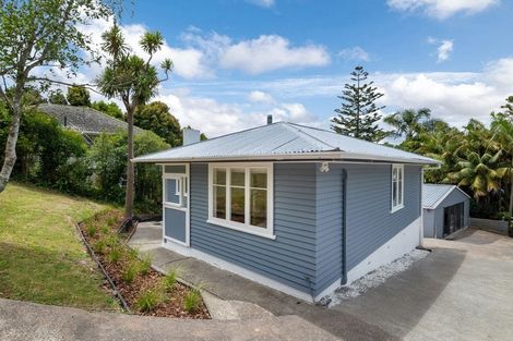 Photo of property in 1/17 Stanley Road, Glenfield, Auckland, 0629