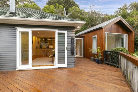 Photo of property in 49 Albemarle Road, Northland, Wellington, 6012