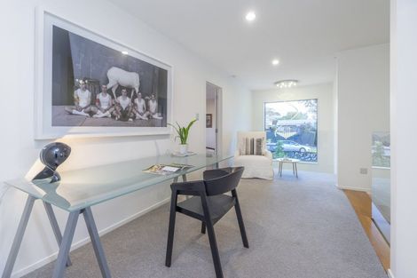 Photo of property in 15a St Michaels Avenue, Point Chevalier, Auckland, 1022