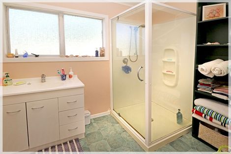 Photo of property in 50 Signal Street, Foxton Beach, Foxton, 4815