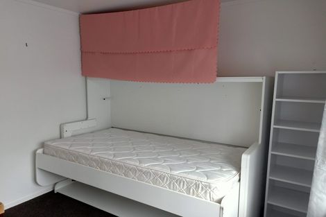 Photo of property in 2/43 Sabulite Road, Kelston, Auckland, 0602