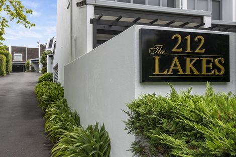 Photo of property in 3/212 Hurstmere Road, Takapuna, Auckland, 0622