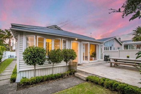 Photo of property in 14 Formby Avenue, Point Chevalier, Auckland, 1022