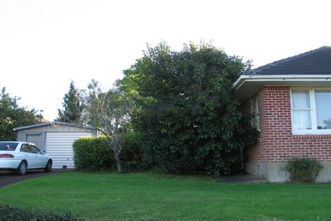 Photo of property in 6 Redlands Grove, Swanson, Auckland, 0612