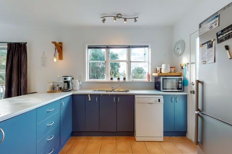 Photo of property in 20 Larsen Crescent, Tawa, Wellington, 5028