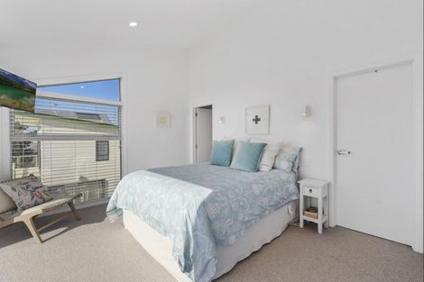 Photo of property in 85 Karewa Parade, Papamoa Beach, Papamoa, 3118