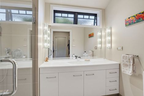 Photo of property in 71 Ruapehu Drive, Fitzherbert, Palmerston North, 4410