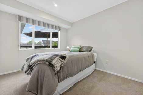 Photo of property in 40 Gillett Place, Botany Downs, Auckland, 2014