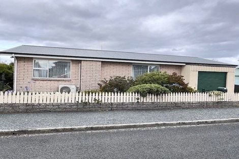 Photo of property in 12 Cowper Street, Milton, 9220